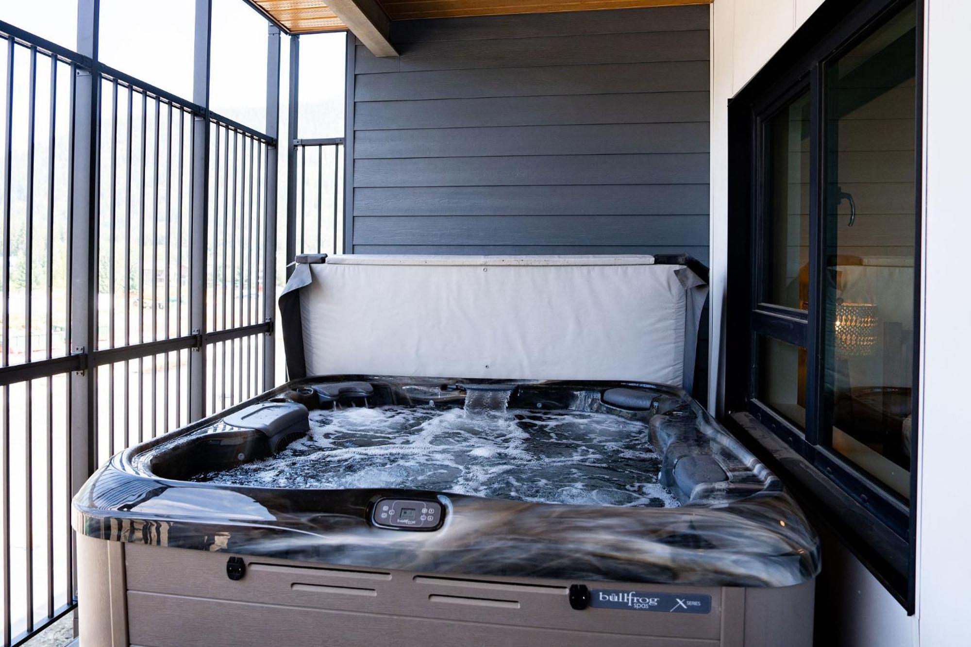 Alpine Haven By Revelstoke Vacations Apartment ภายนอก รูปภาพ
