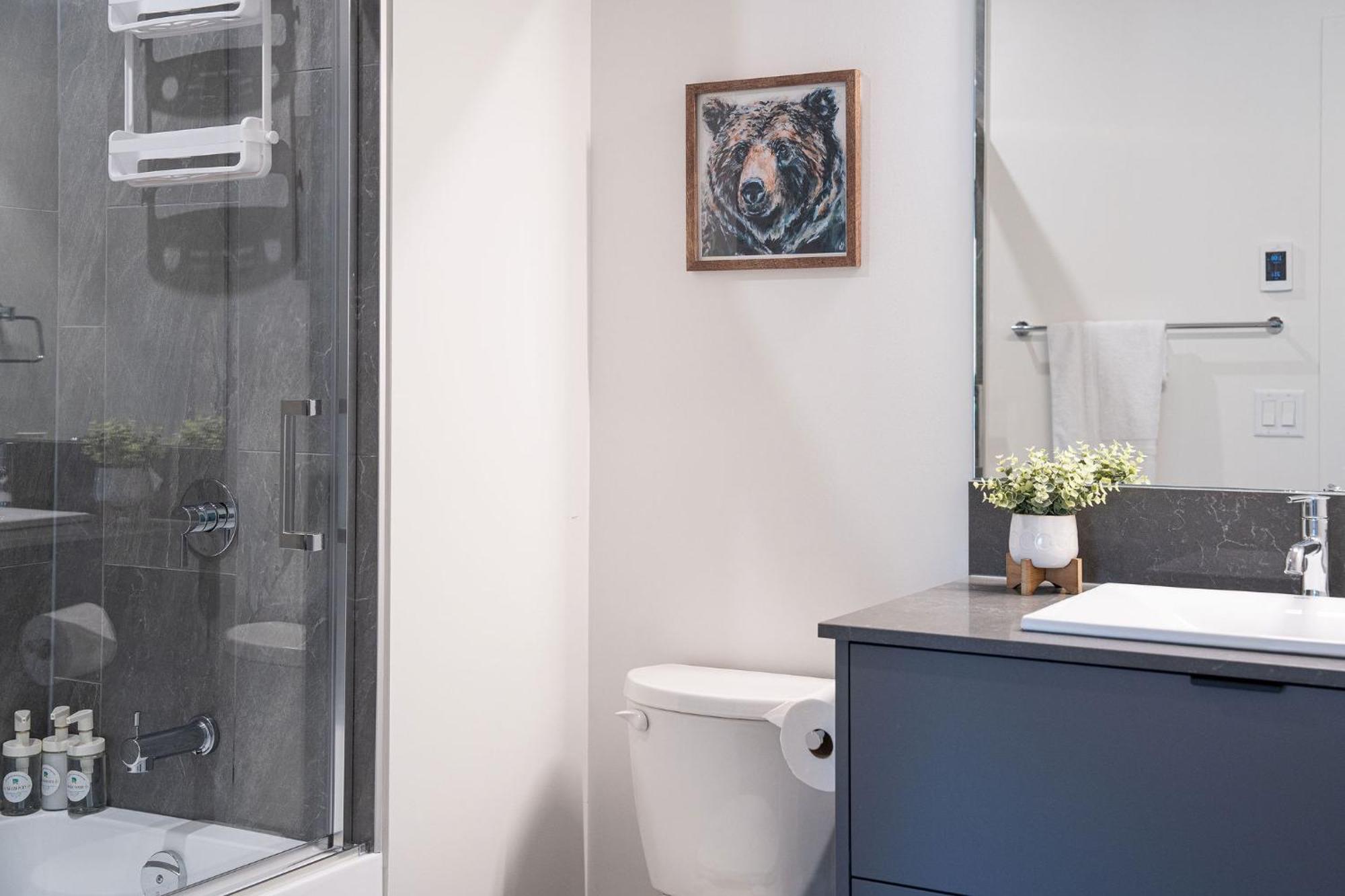 Alpine Haven By Revelstoke Vacations Apartment ภายนอก รูปภาพ