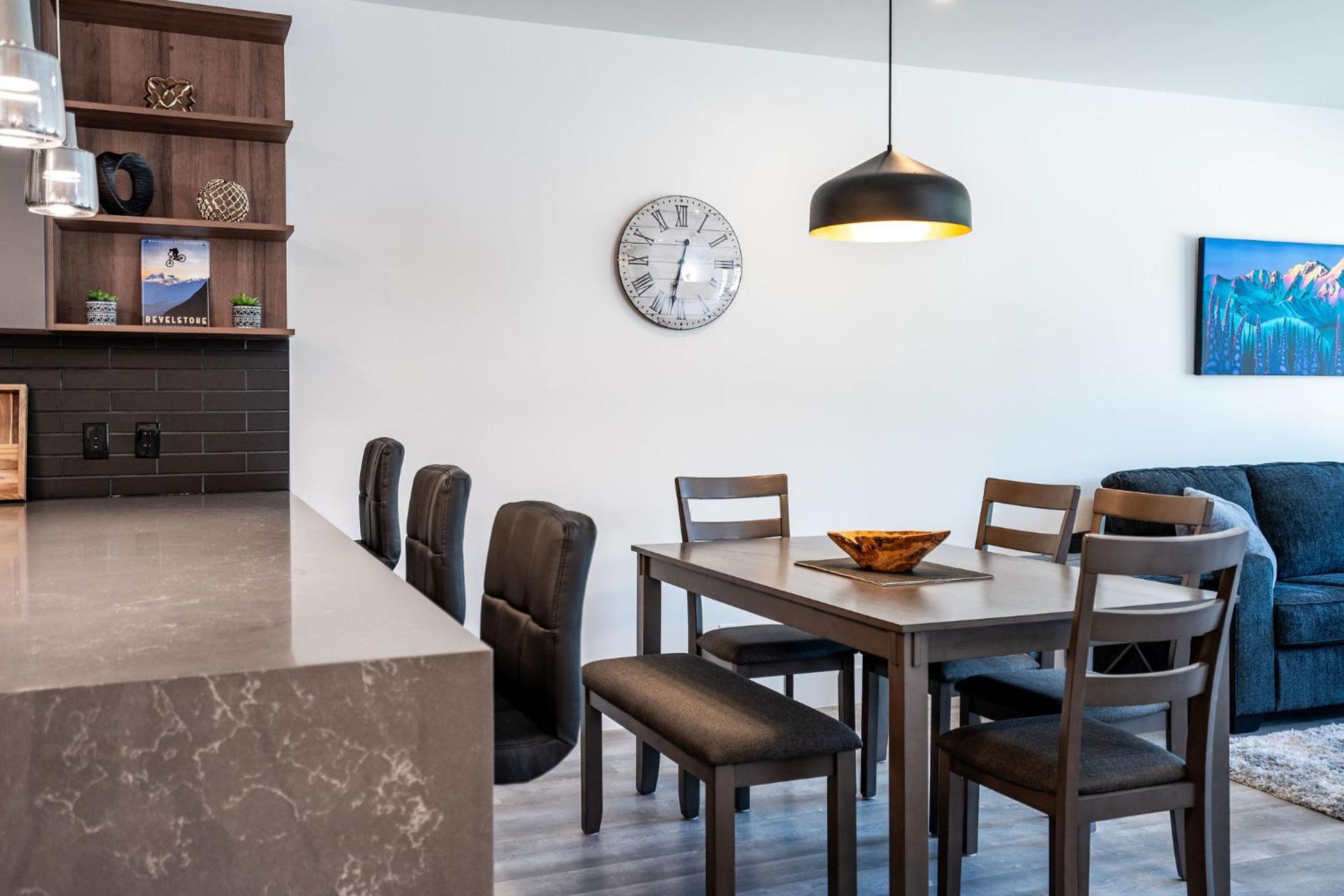 Alpine Haven By Revelstoke Vacations Apartment ภายนอก รูปภาพ