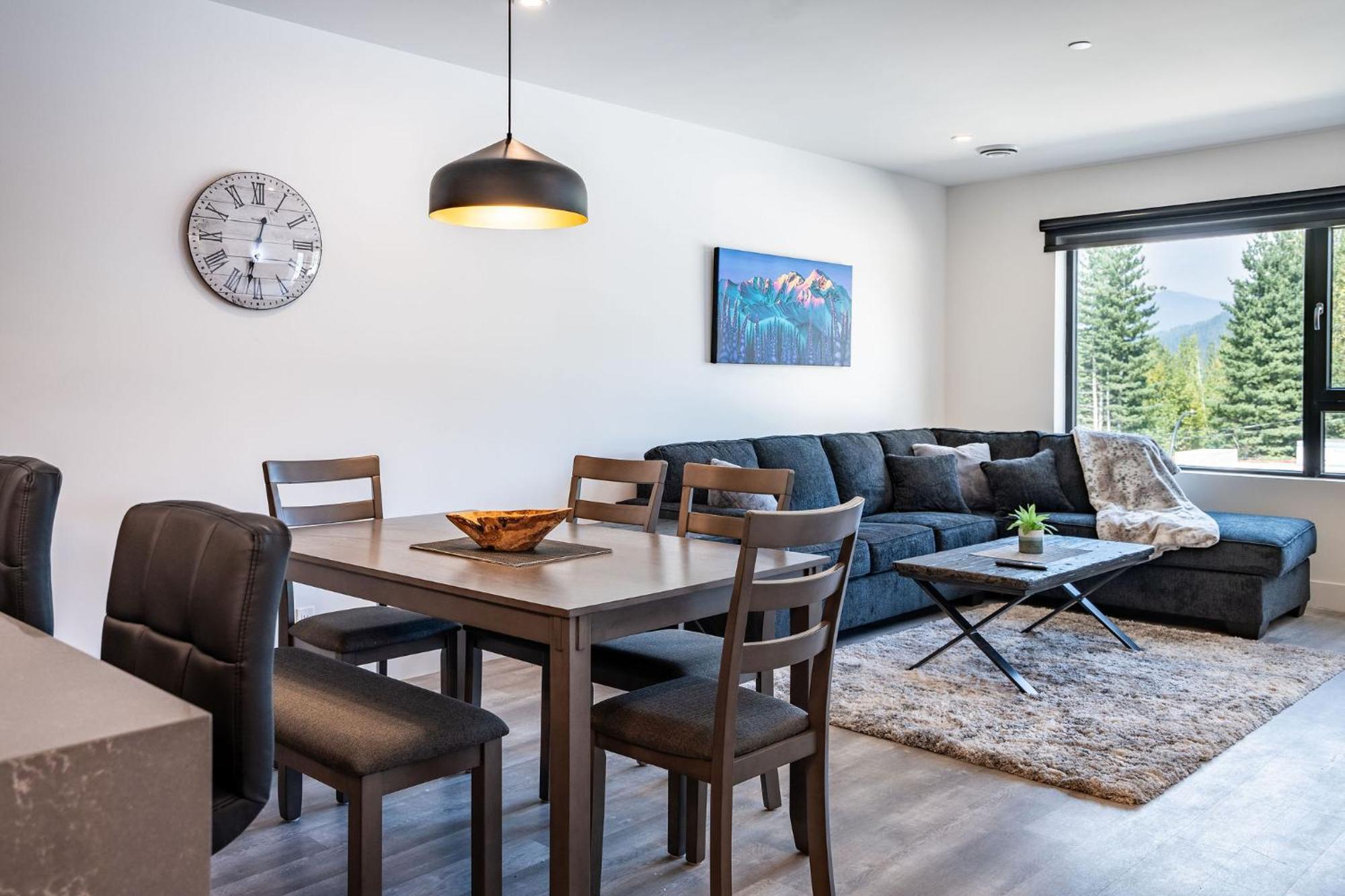 Alpine Haven By Revelstoke Vacations Apartment ภายนอก รูปภาพ