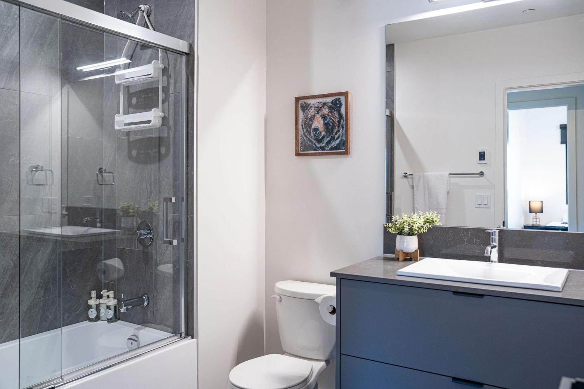 Alpine Haven By Revelstoke Vacations Apartment ภายนอก รูปภาพ