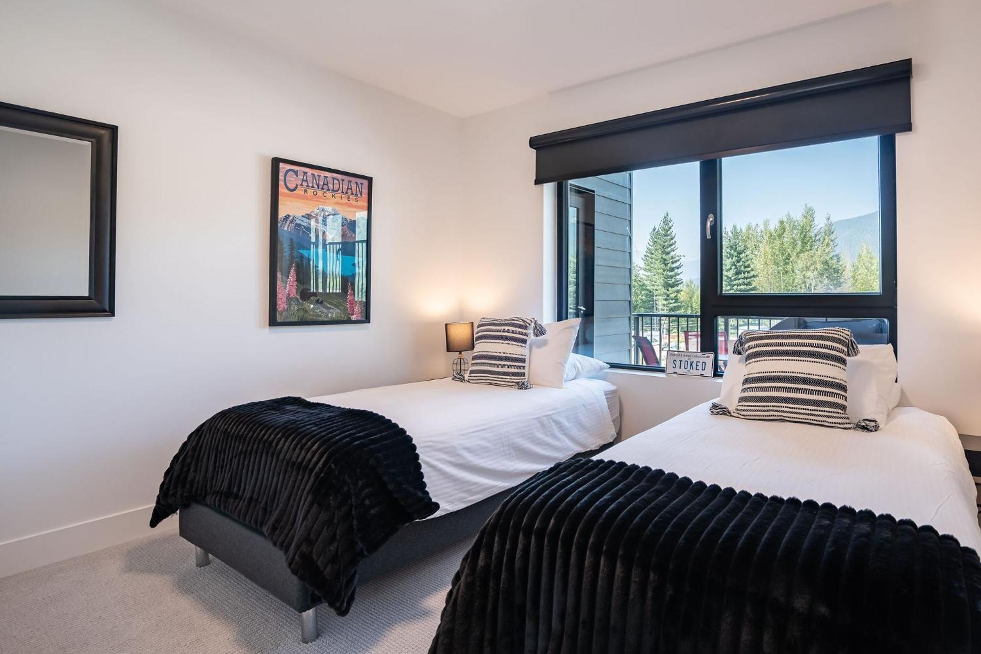 Alpine Haven By Revelstoke Vacations Apartment ภายนอก รูปภาพ
