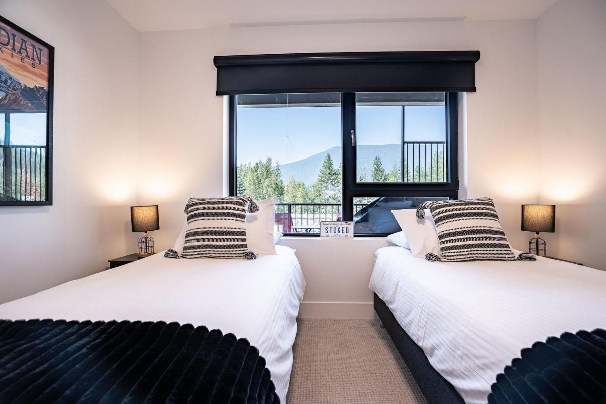 Alpine Haven By Revelstoke Vacations Apartment ภายนอก รูปภาพ