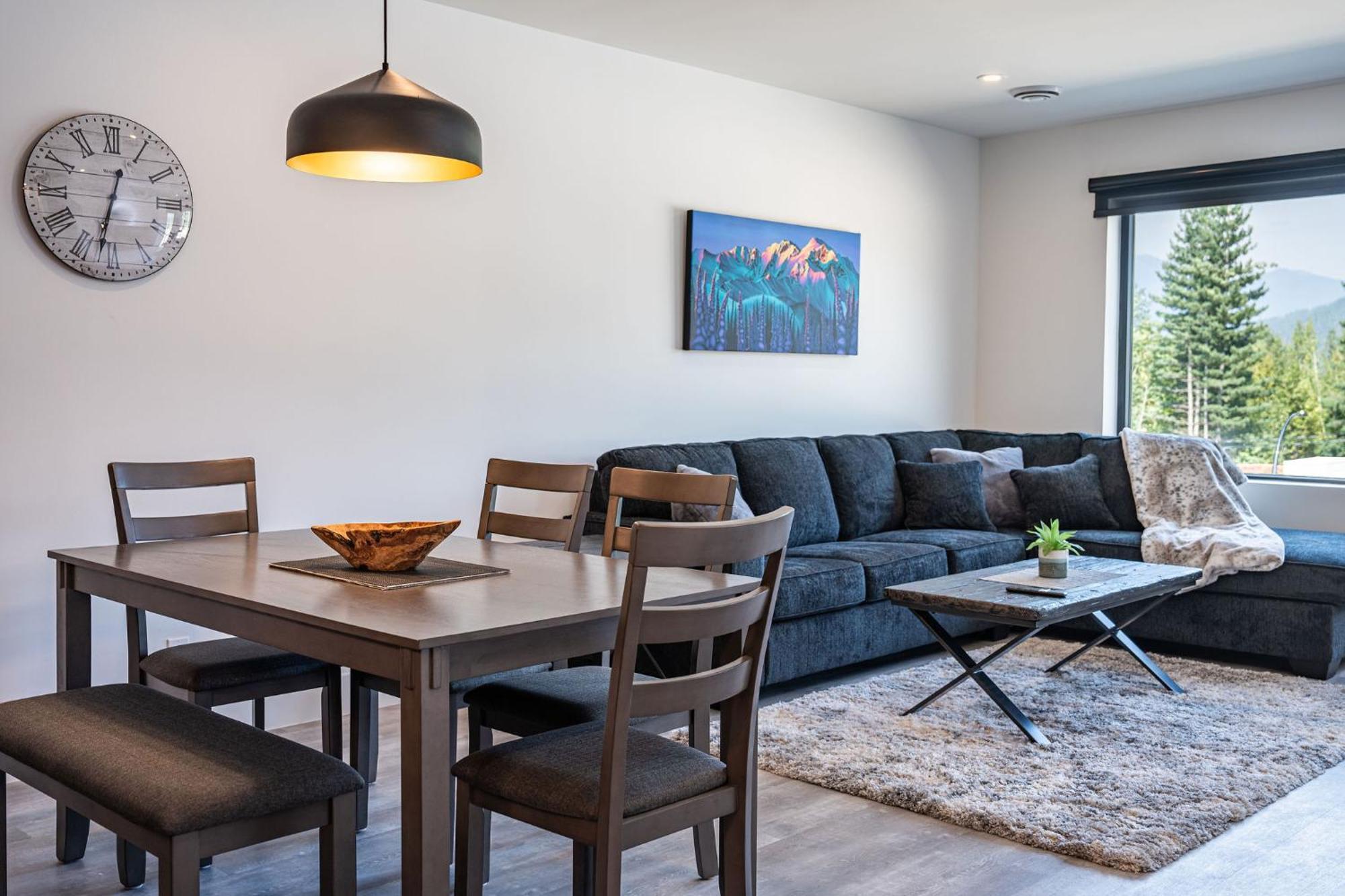 Alpine Haven By Revelstoke Vacations Apartment ภายนอก รูปภาพ